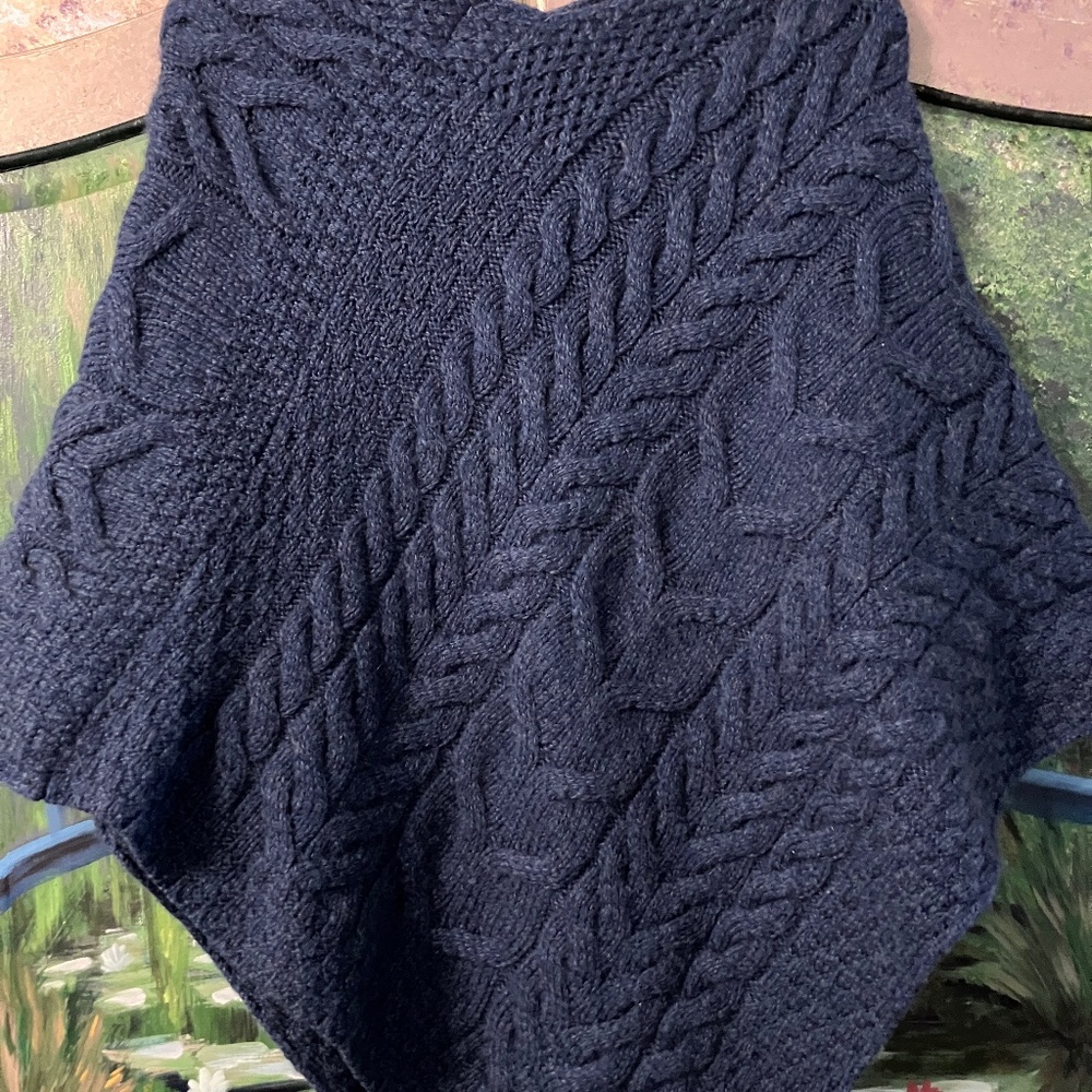 100 % Merino Wool Cape